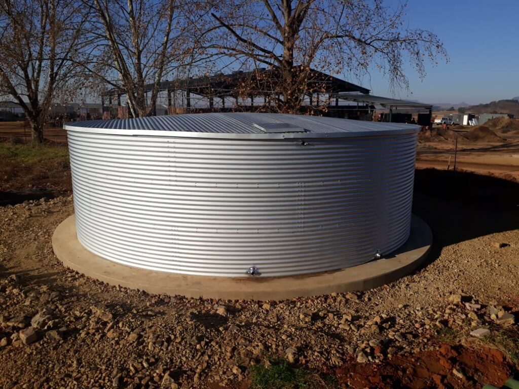 15000L steel water storage tanks with roof
