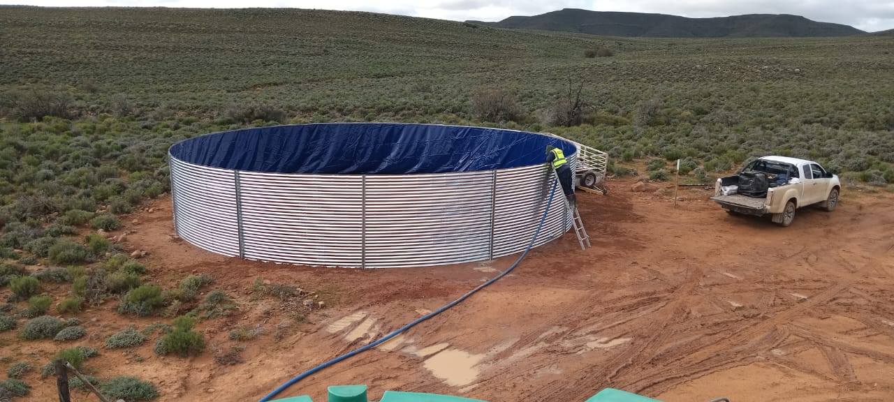 Steel water tank with pvc liner